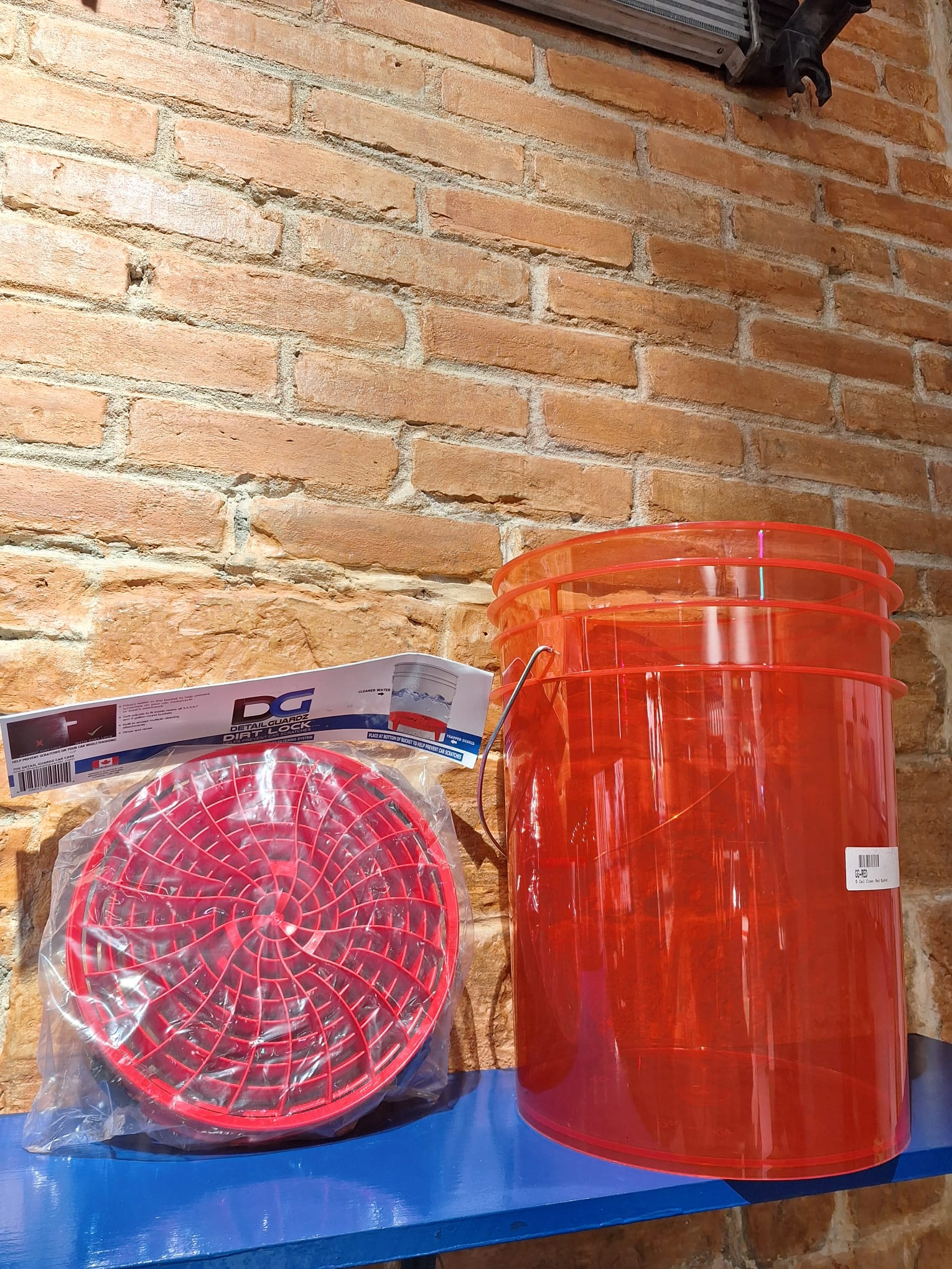 Image of Red Grit Guard Bucket + Red Detail Guardz Dirtlock